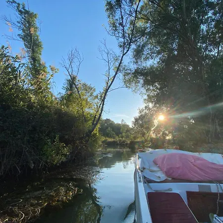 Apartment Three Palms