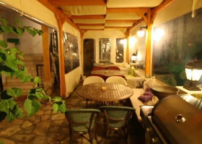 Three Palms Apartment