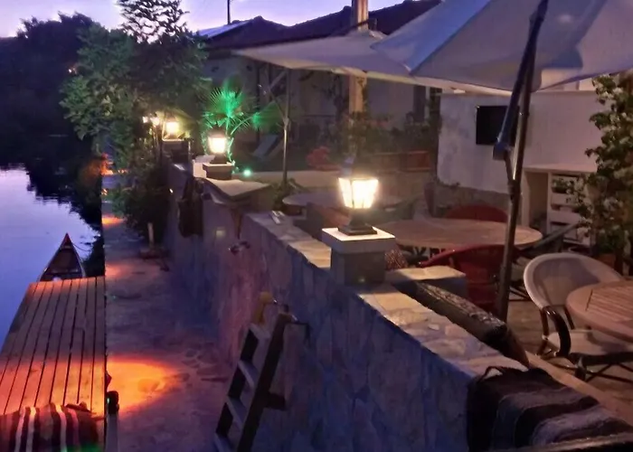 Apartment Three Palms